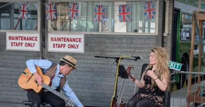 Gypsy Jazz Pop-up Performance | Olivia Cure, Hugo Boswell & Steve Thompson